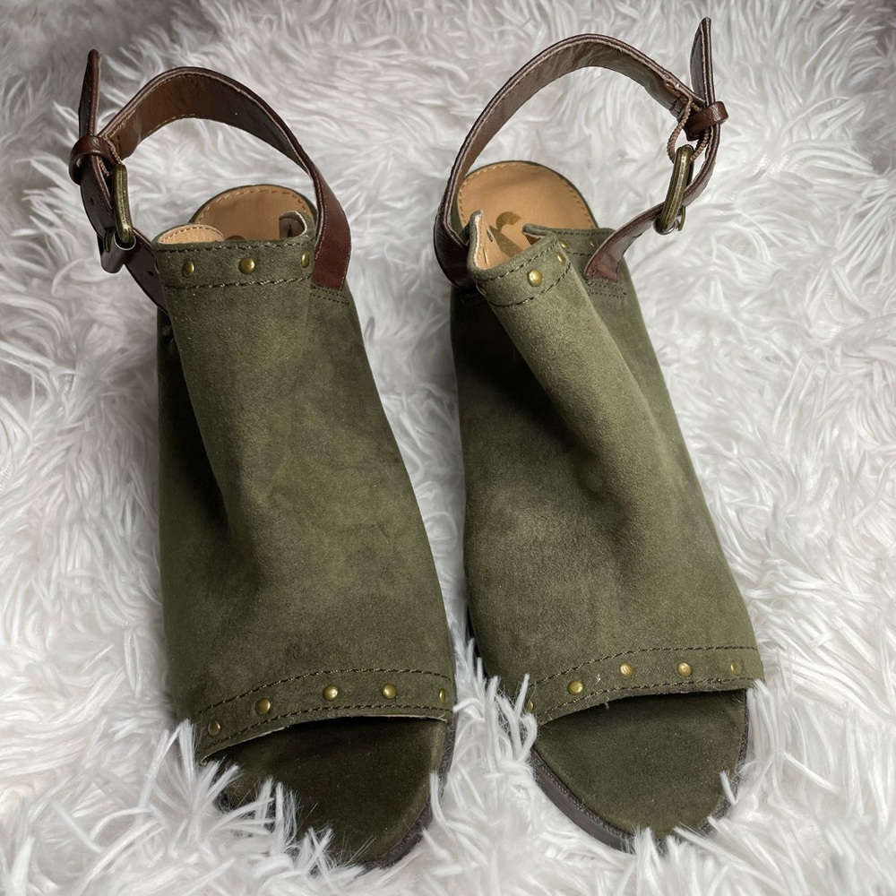 Olive green peep toe suede heels gold studs | Size 6 - Picture 2 of 10